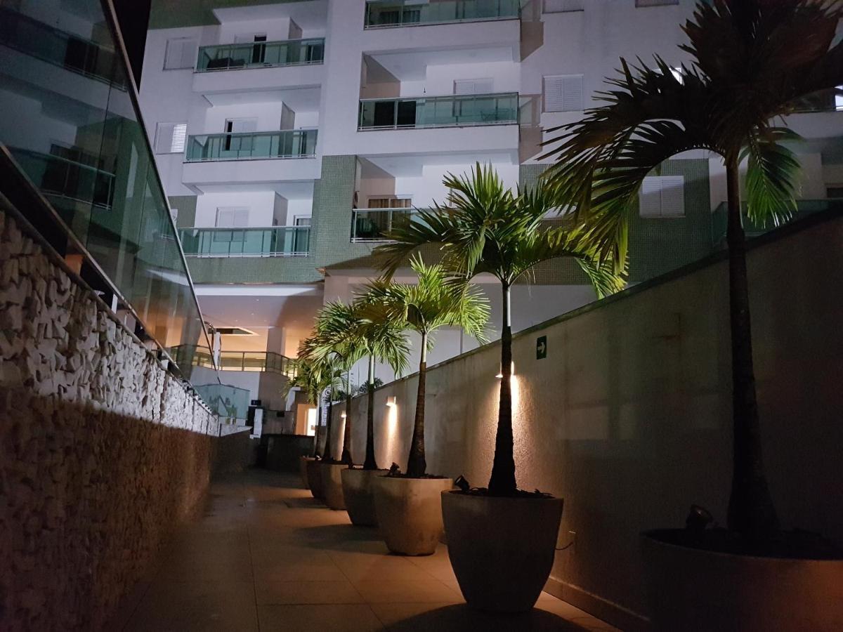 Apartamento com Varanda